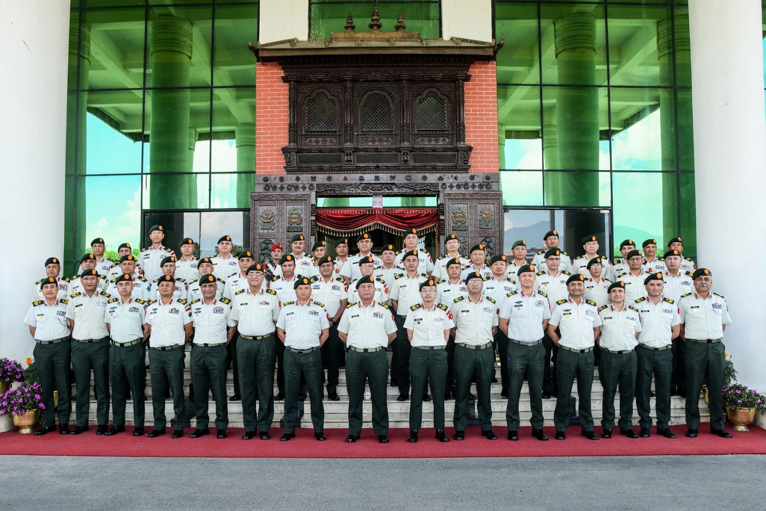 नेपाली सेनाका प्रधान सेनापतिद्वारा पूर्वप्रधानसेनापतिहरूसँग सुरक्षा छलफल